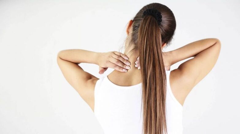 dor no pescozo debido á osteocondrose